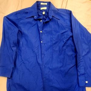 Men's Van Heusen poplin dress shirt